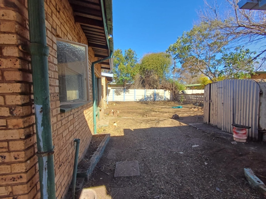 4 Bedroom Property for Sale in Lourenspark North West